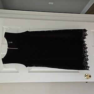 Alfani black lace sleeveless dress. Scallop lace hem. Lined.